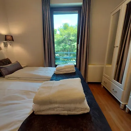 Julia Split Apartman Podstrana