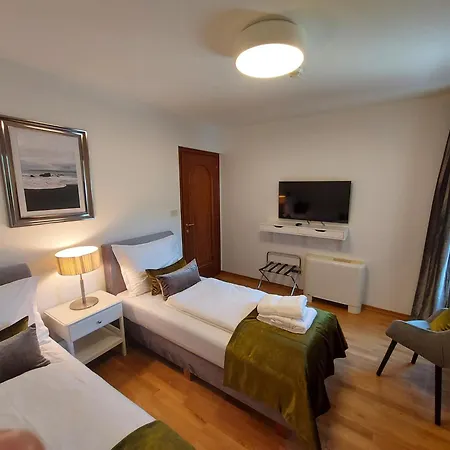 Julia Split Apartman Podstrana