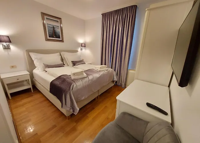 Апартаменты Julia Split