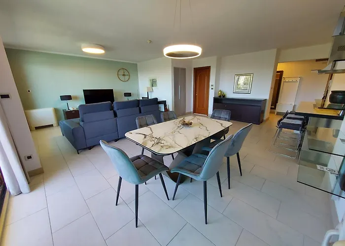 Julia Split Подстрана