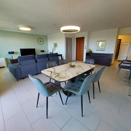 Julia Split פודסטראנה